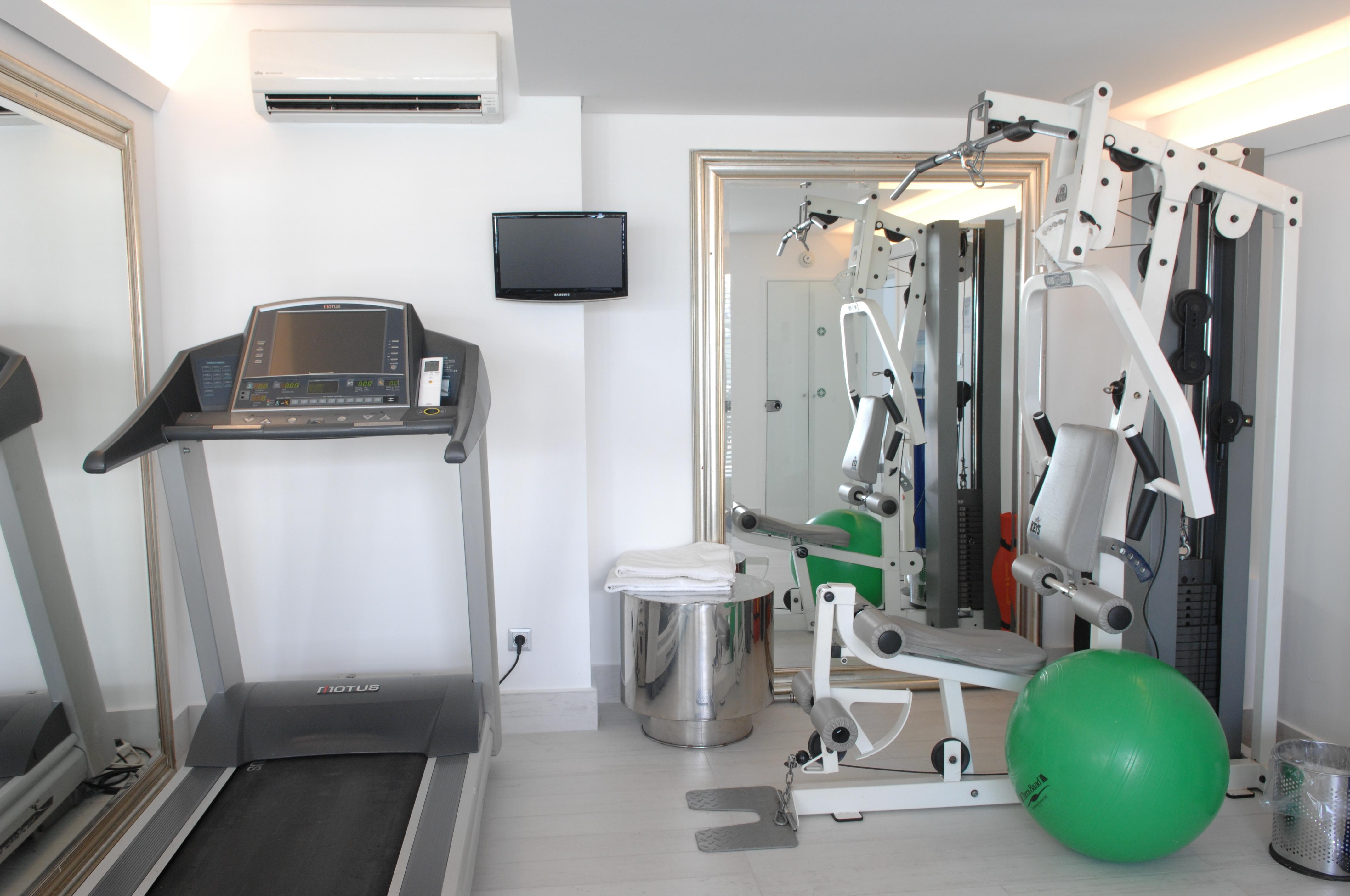 St George Lycabettus Lifestyle Hotel Athens Exterior photo A typical exercise room