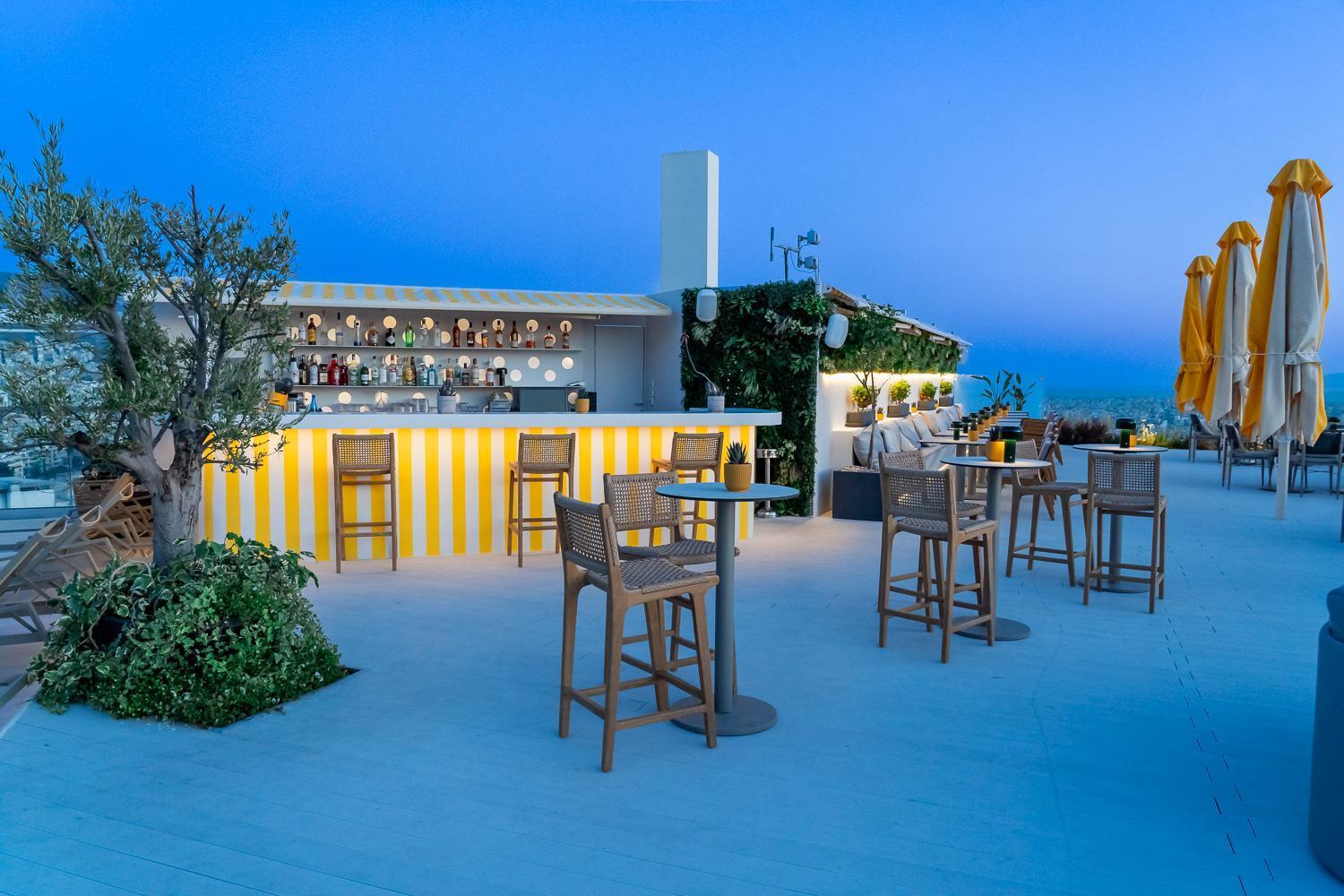 St George Lycabettus Lifestyle Hotel Athens Exterior photo The bar at the rooftop